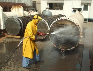 in-page-tank-cleaning-2 in-page-tank-cleaning-2